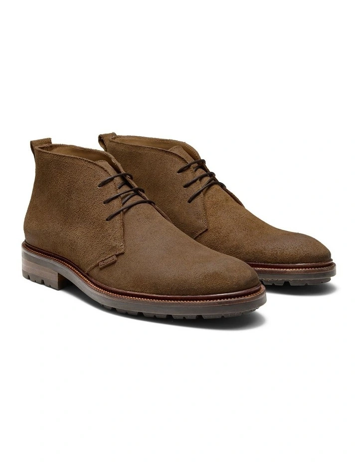 Gleeson Suede Chukka Boots in Khaki