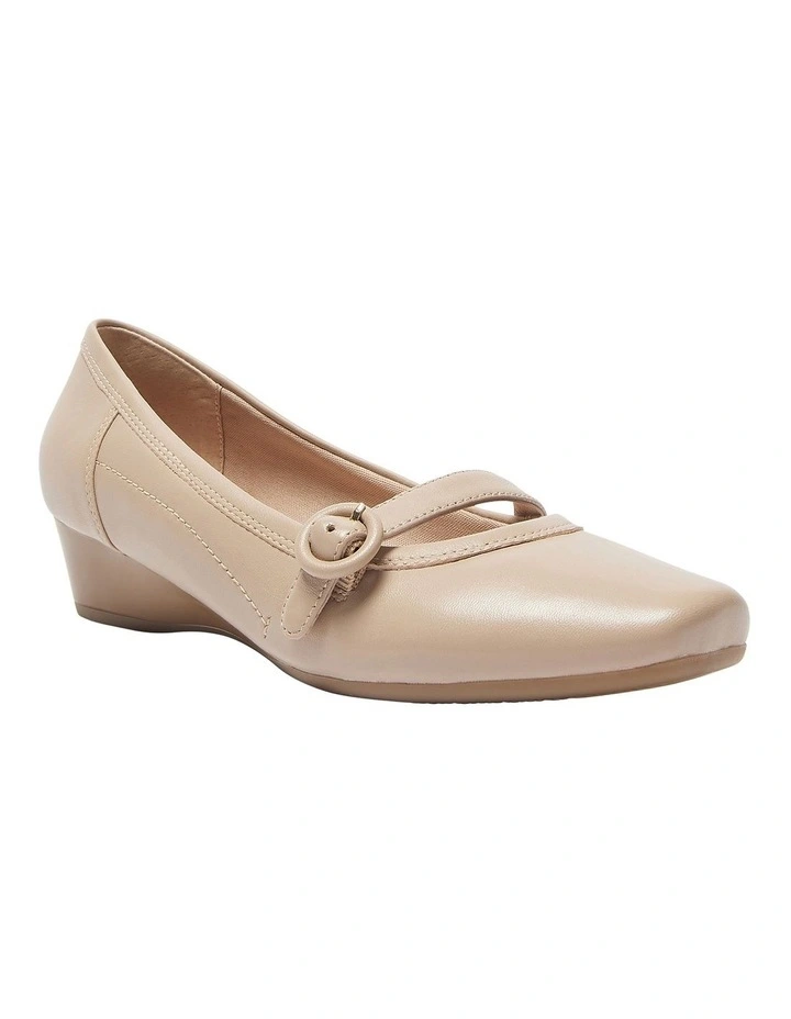 Savoy Heeled Leather Shoes in Nude