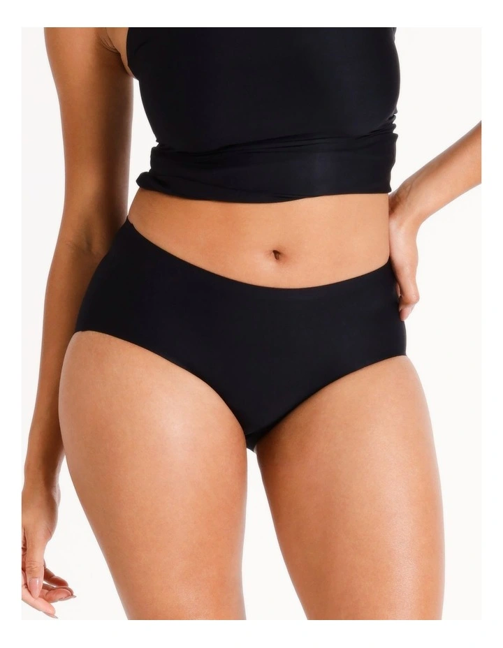 Smooth Boyleg Brief in Beige