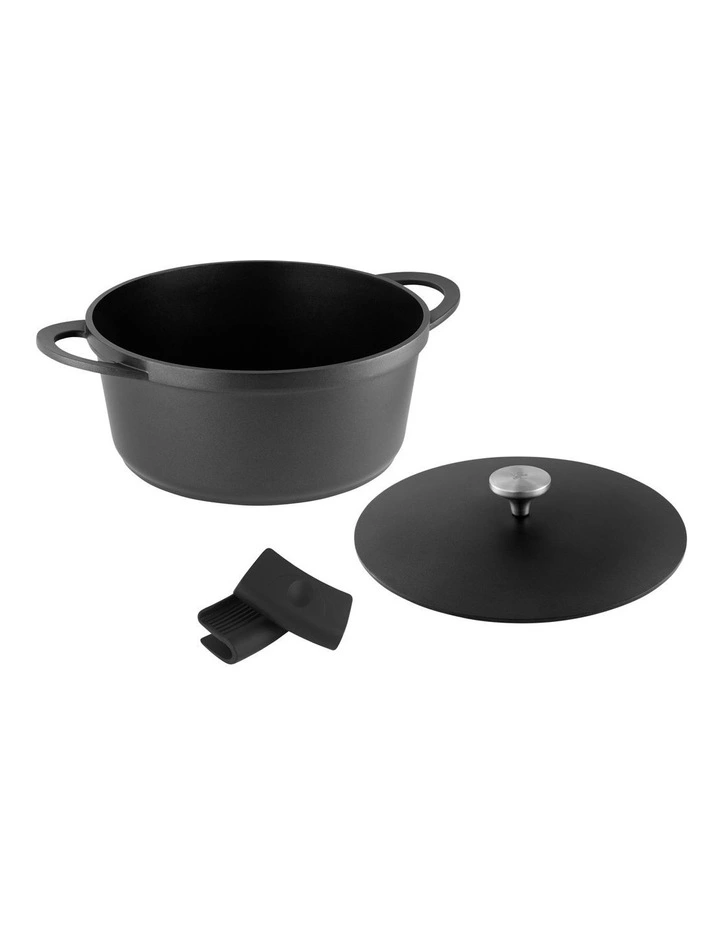 Agile Non-Stick Casserole 28cm/6.3L in Black