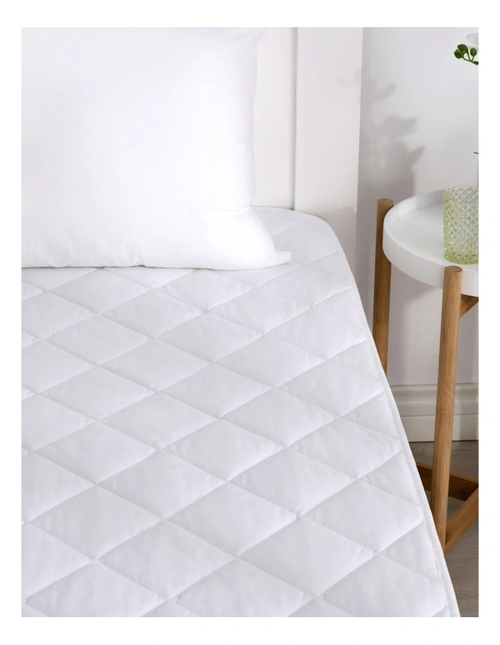 ESSN Commercial Corner Strap Quilted Cotton Mattress Protector in White
