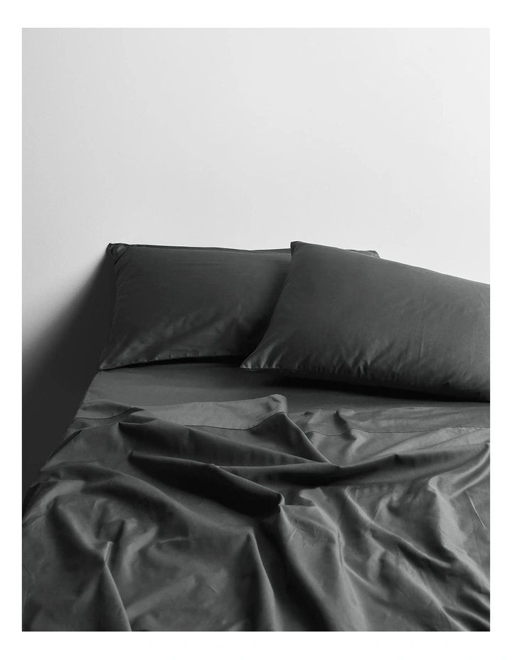 Halo Sateen Organic Plain Dye Sheet Set in Shadow