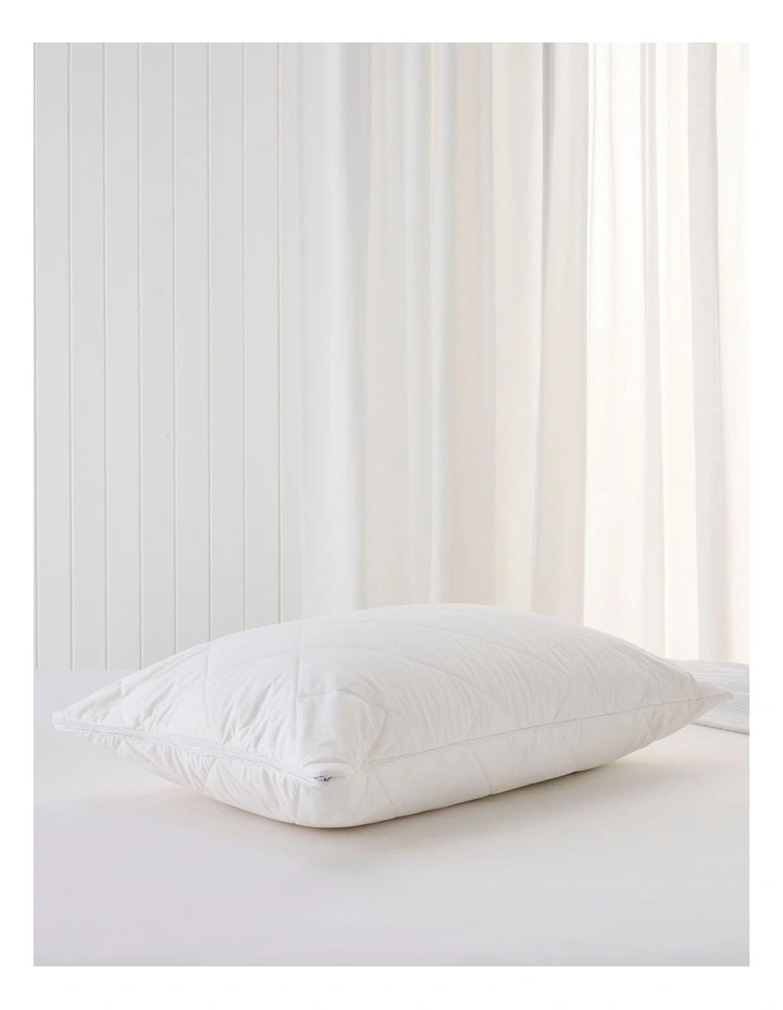 Homestead Australian Super Washable Wool Pillow in White
