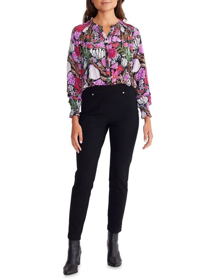 Pull On Super Stretch Pant in Black