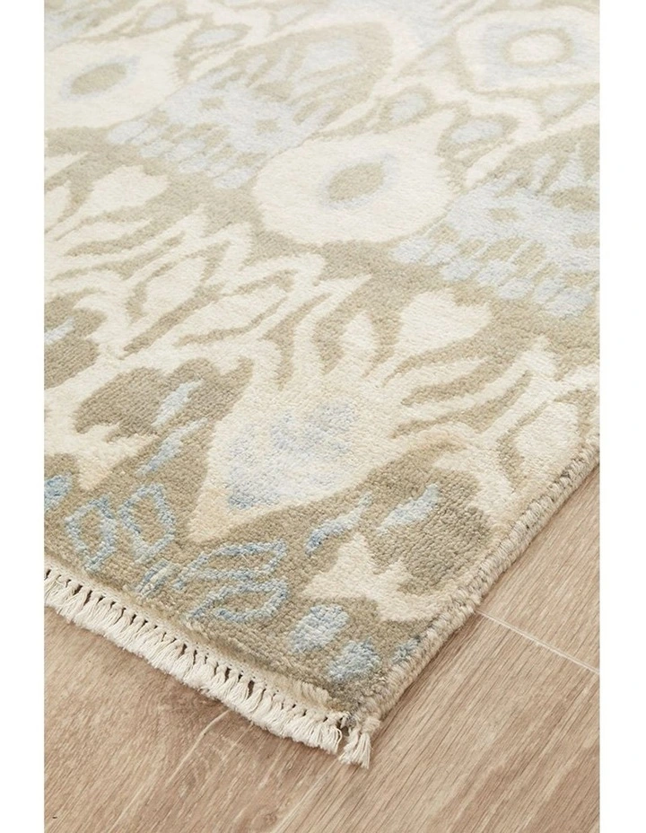 Fine Hand Knotted Wool Silver Rug 367X272cm