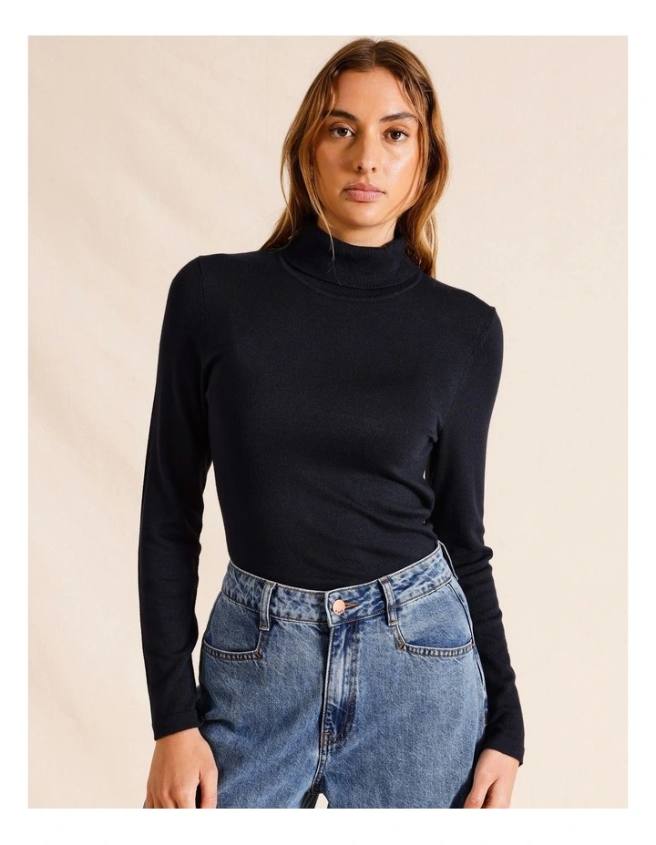 Lightweight Mock Neck Fully Fashioned Long Sleeve Top in Navy