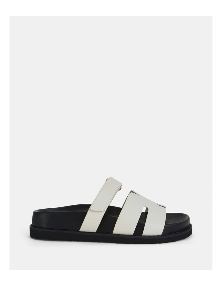Slothy Chunky Slides in Cream