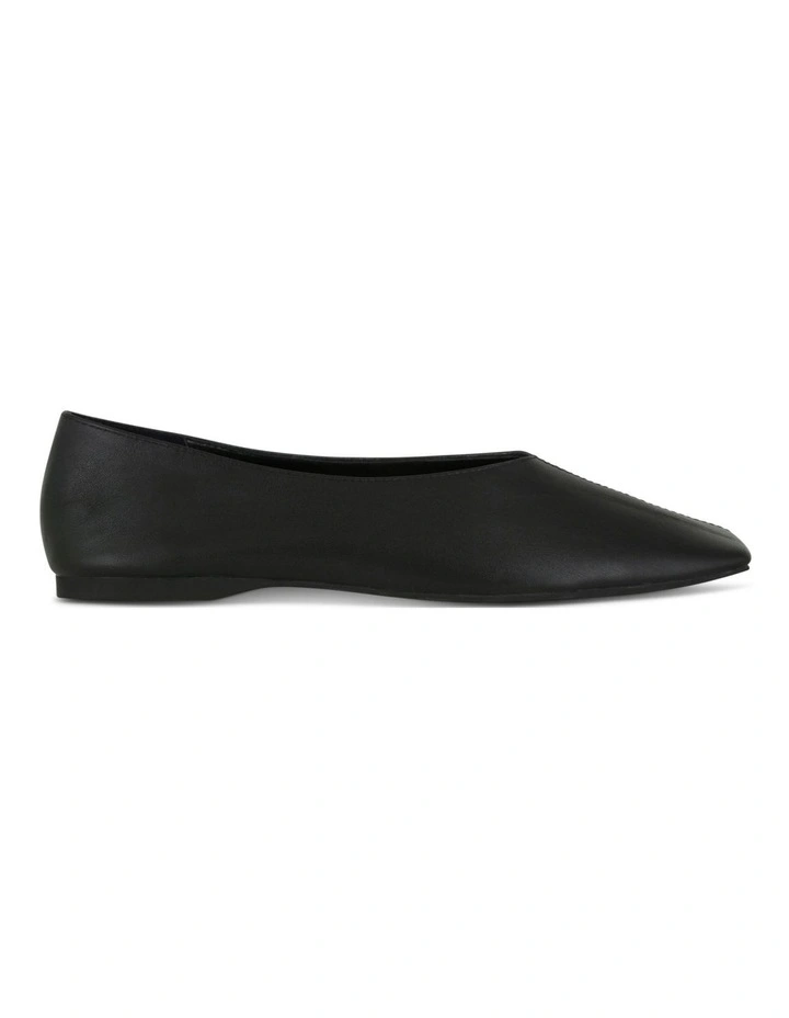Brynn Ballet Flats in Ebony