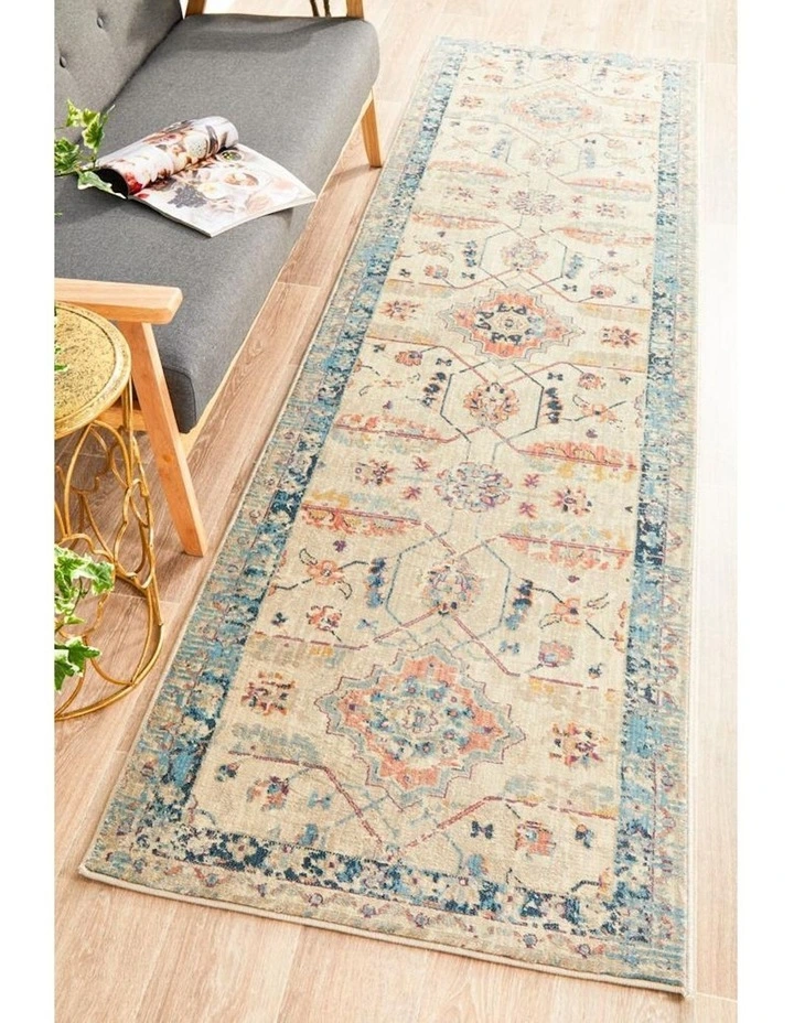 Odyssey Rug 140 in Beige