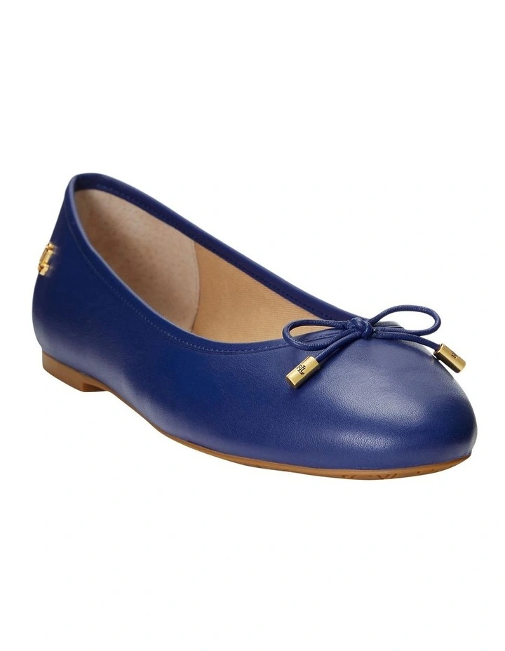 Jayna Leather Flat in Blue Yacht