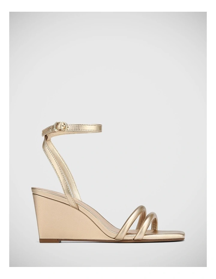 Menzel Leather Sandal in Champagne