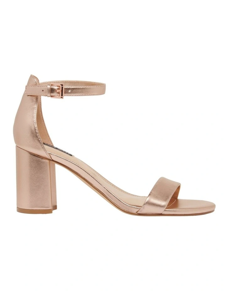 Sandy Sandals In Rose