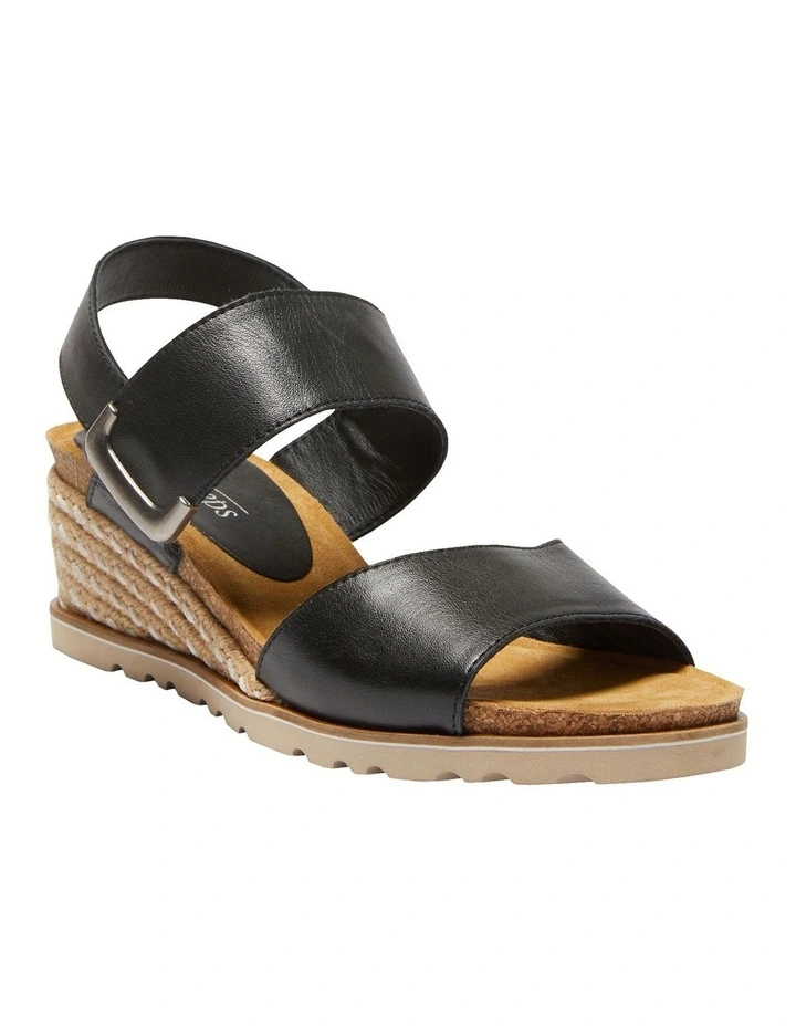 Terrace Sandals in Black Leather