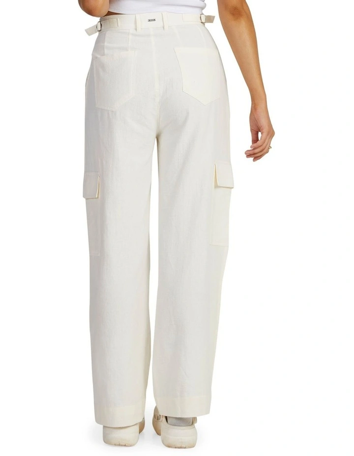 Beats Linen Cargo Pants in Natural