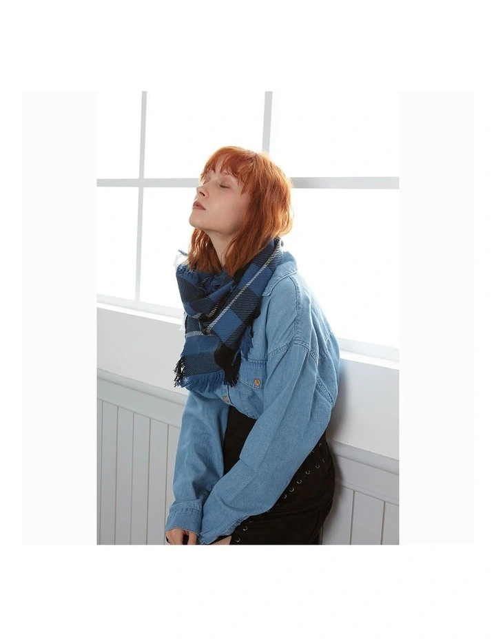 Fringed Check Wool Scarf in Blue/Check