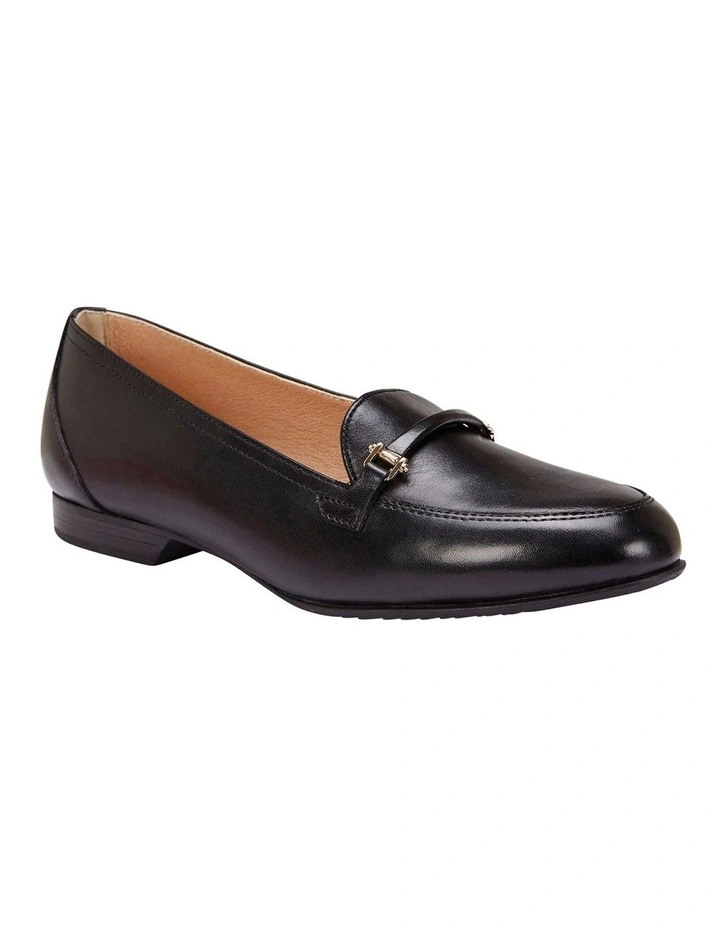 Glebe Flat Shoes in Black Leather