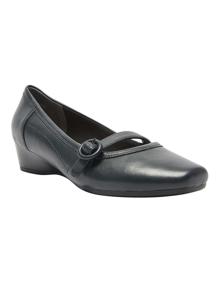Savoy Heeled Shoes in Navy Leather