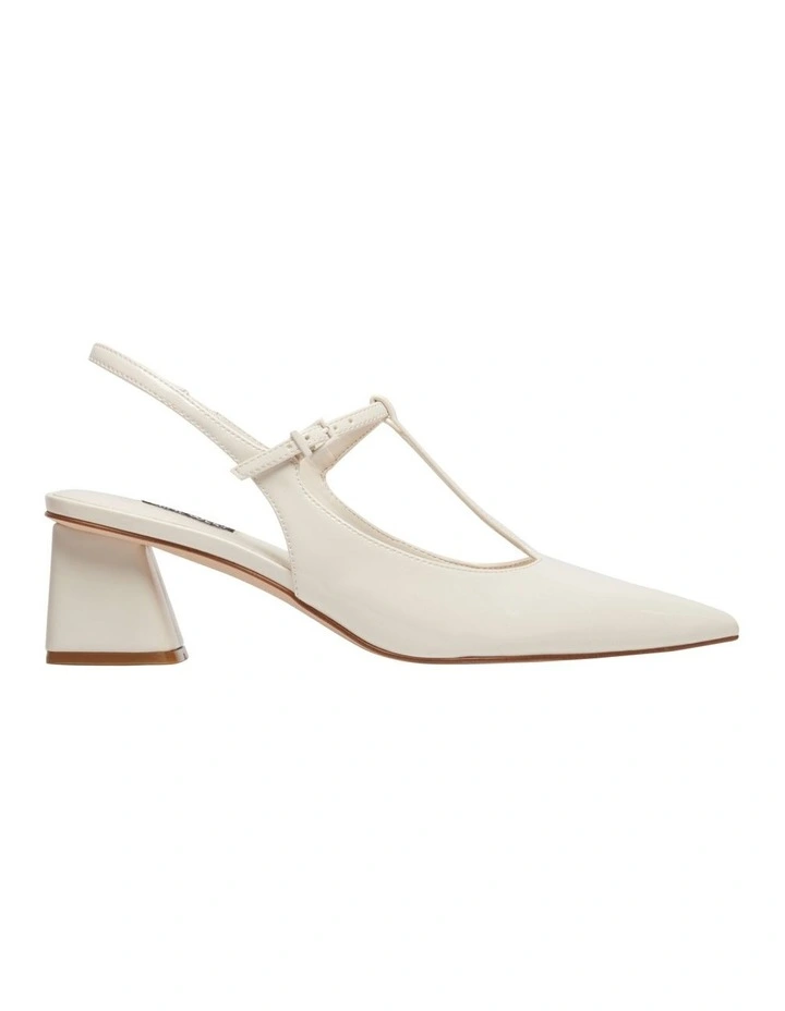 Lisabel Pump in Ivory