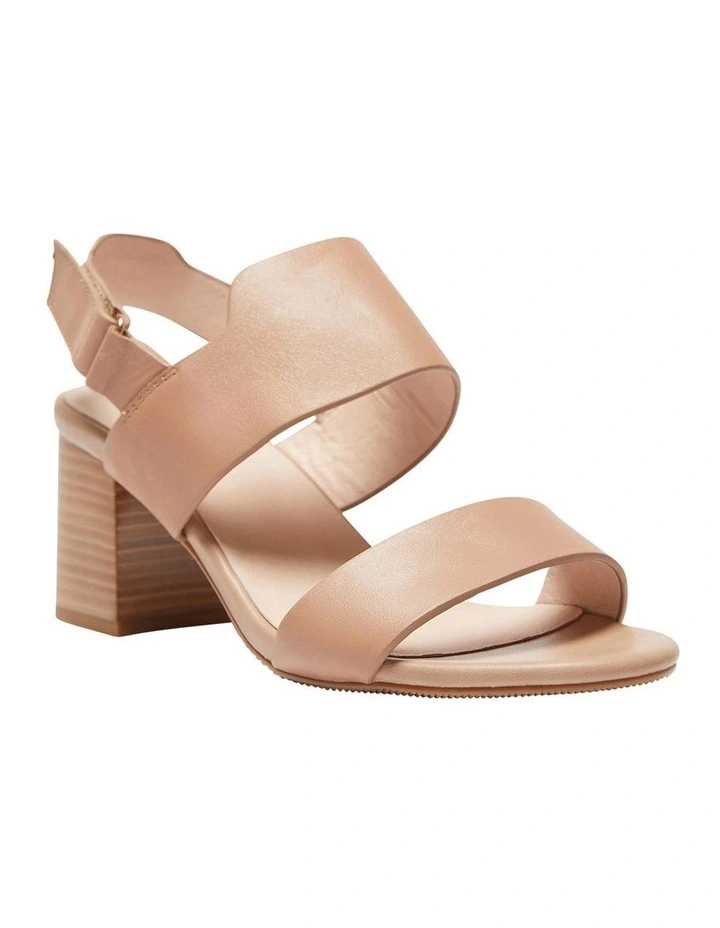 Nadia Sandals In Nude Glove