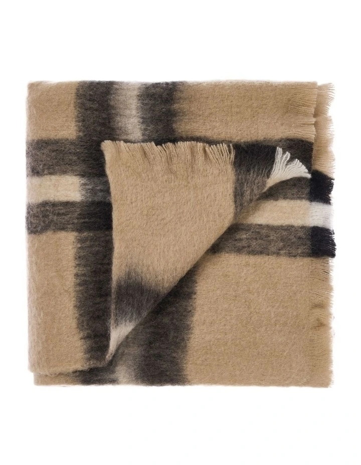Clover Throw in Frappe