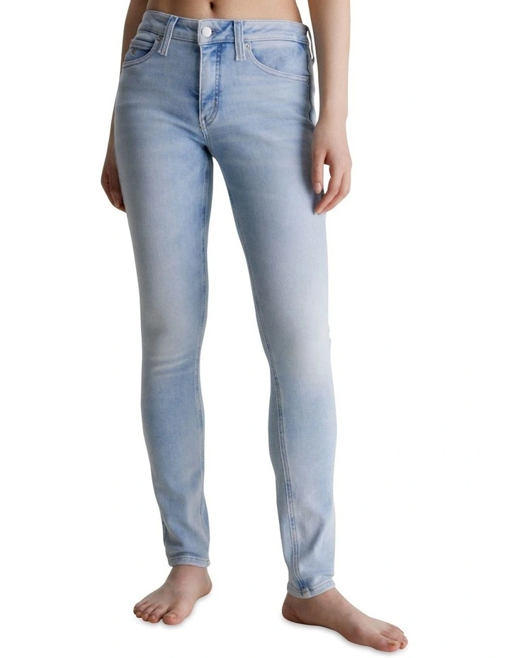 Mid Rise Skinny Jeans in Denim Light