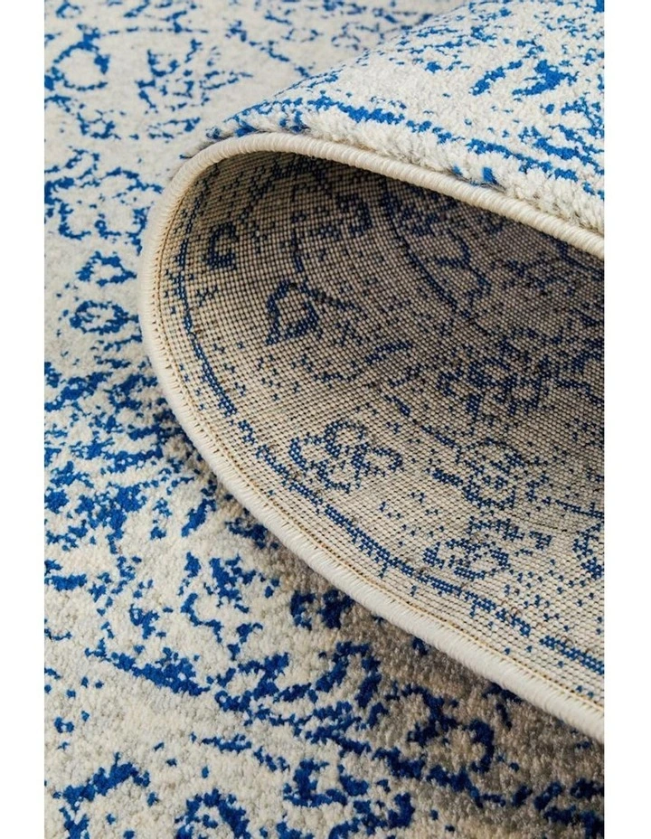 Evoke Whisper Transitional Rug in Blue