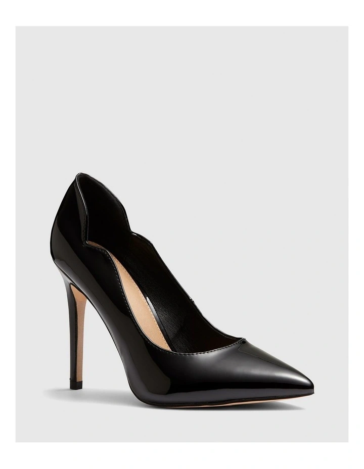 Inisa Pumps in Black Patent