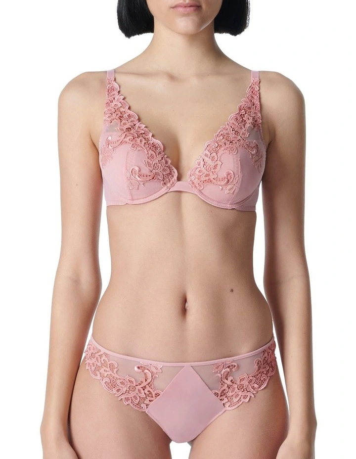 Saga Thong In Pink