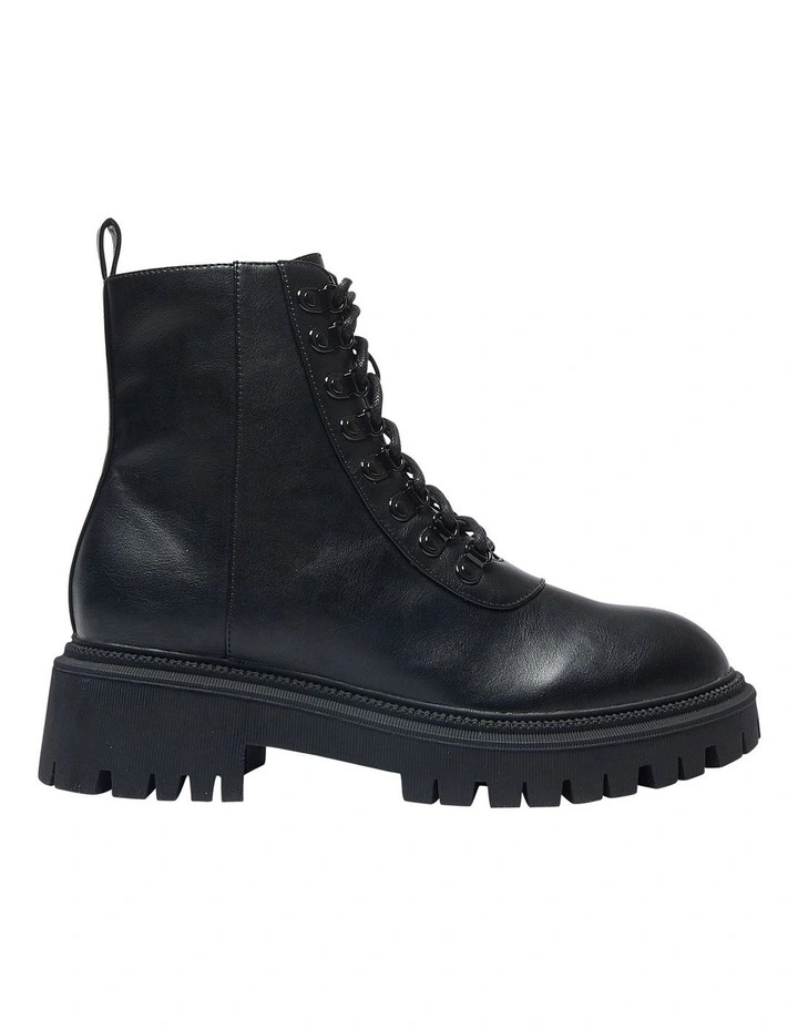 Riley Boots in Black