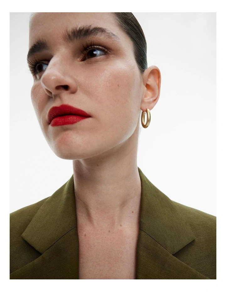 Oval Hoop Earring in Satin Gold