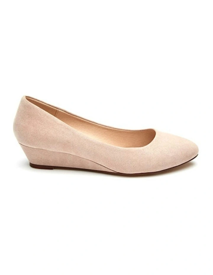 Berlinda Wedges in Nude