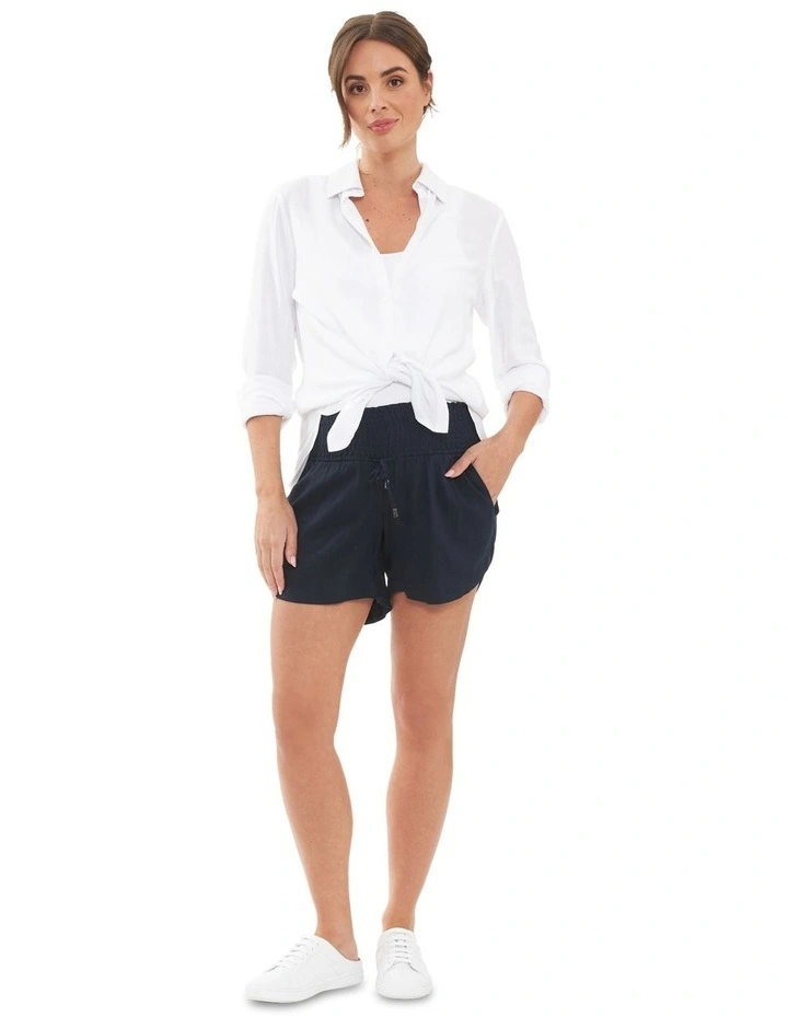 Indi Shirred Linen Short in Navy