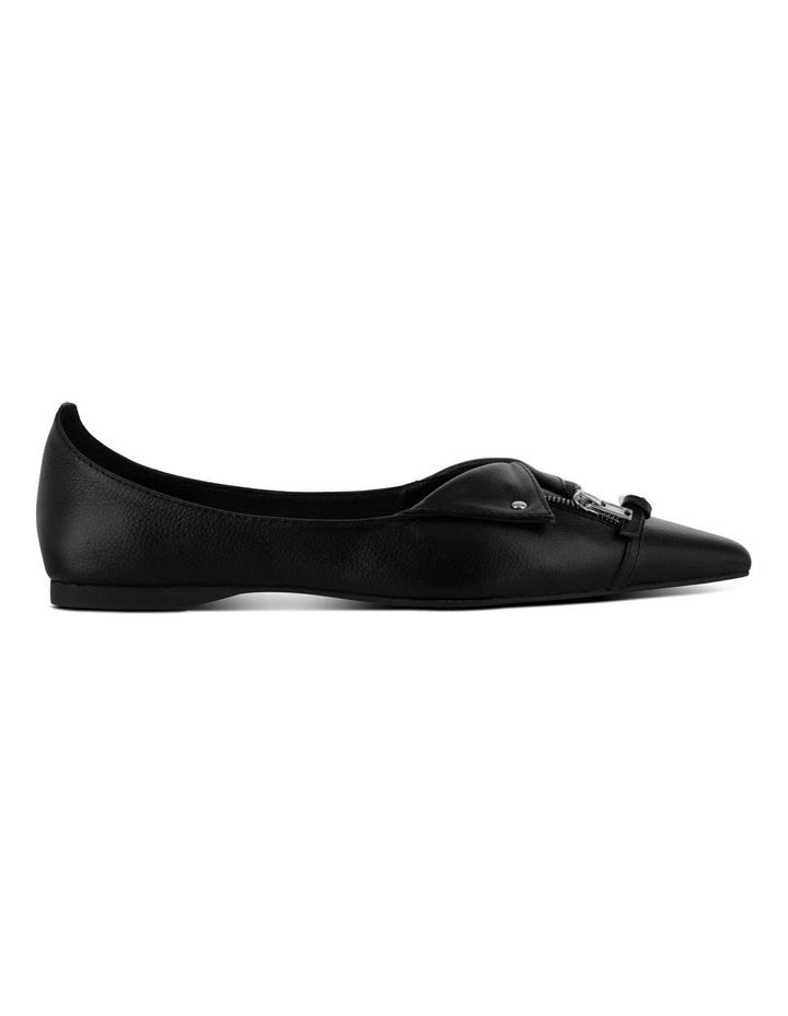 Kruz Ballet Flats in Black
