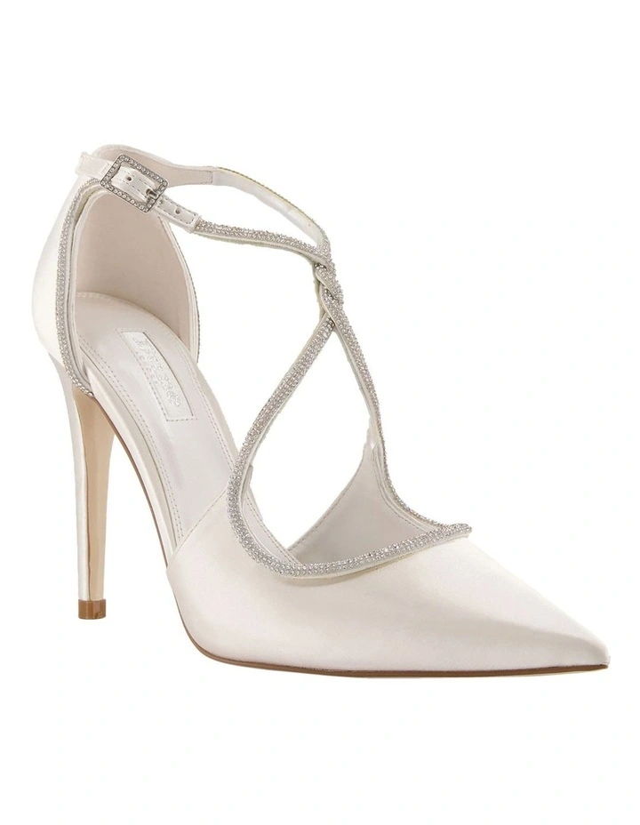 Committed Pump in Ivory