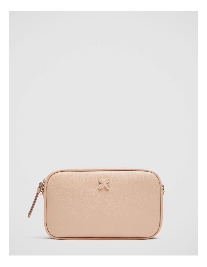 Hendrix Pouch in Almond