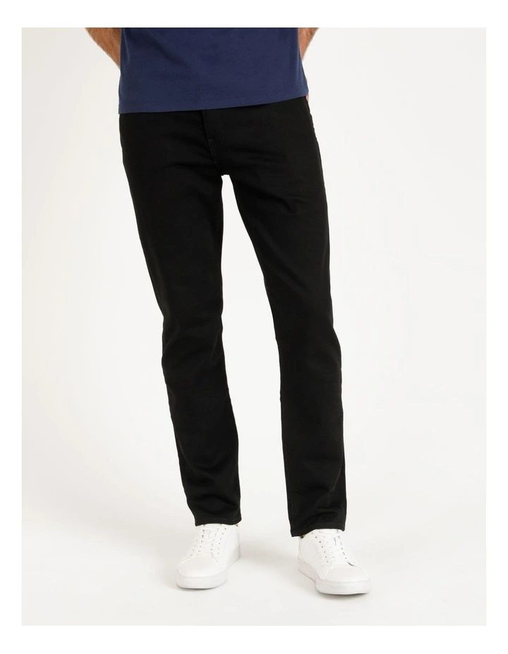 502 Regular Tapered Jeans in Black