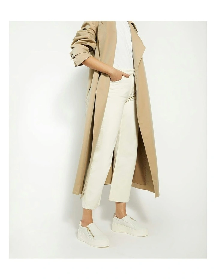 Episodic Flatform Sneaker in White