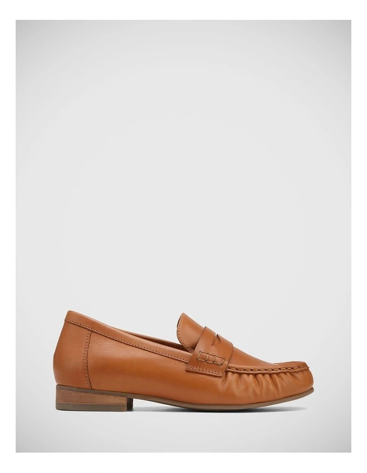 Cecile Leather Loafer in Tan