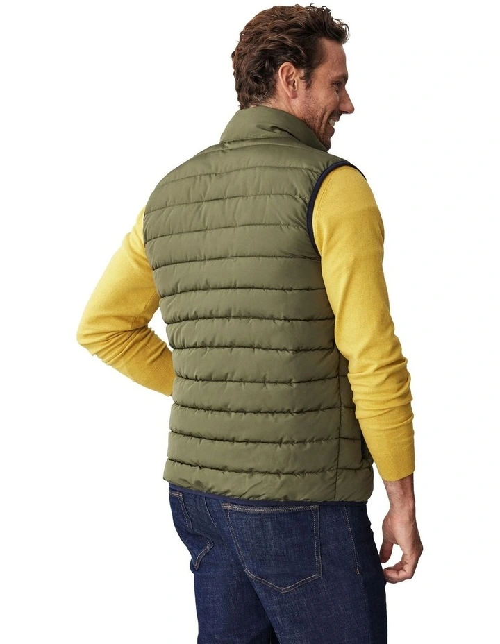 Lightweight Puffer Vest in Moss