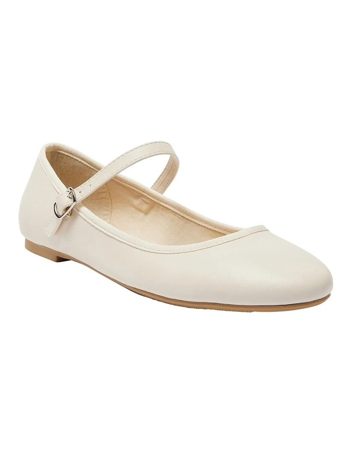 Sweet Flat Shoes in Nude
