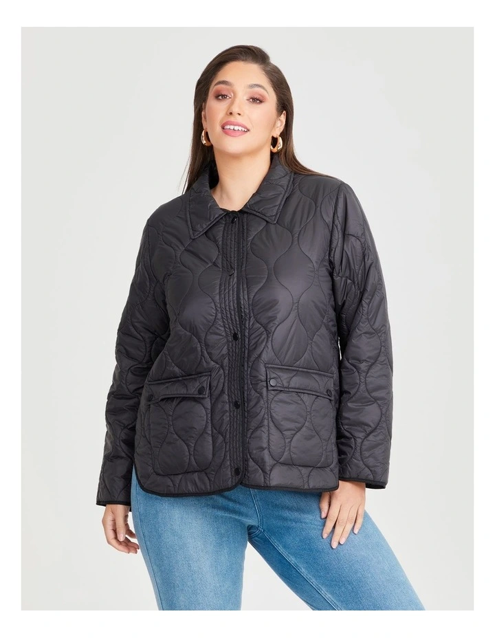 Short Quilt Puffer Jacket in Black