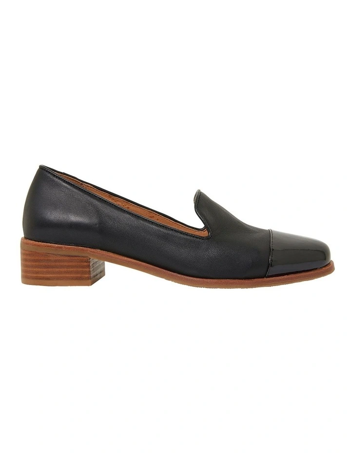 Sable Flat Shoes in Black Patent/Leather