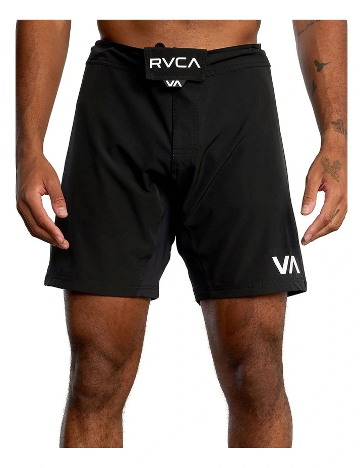 Fight Scrapper 17" Shorts in Black