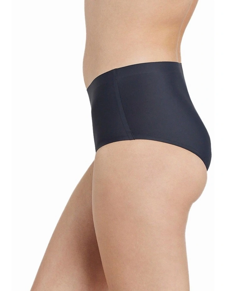 Flo Heavy Full Brief in Black