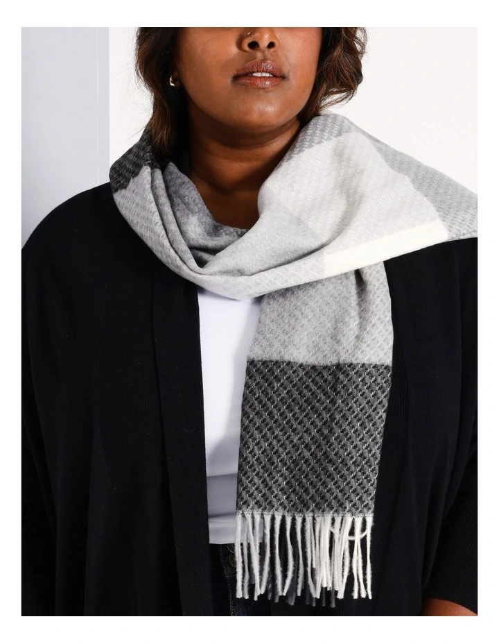 Cashmink Winter Scarf in Black