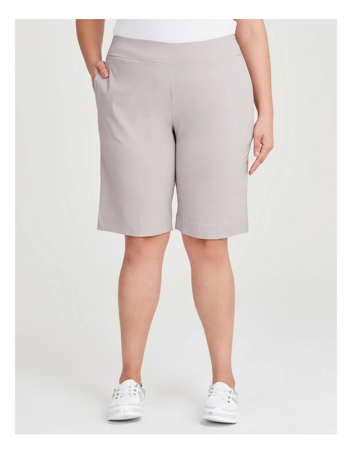 Expose Shorts in Sandstone