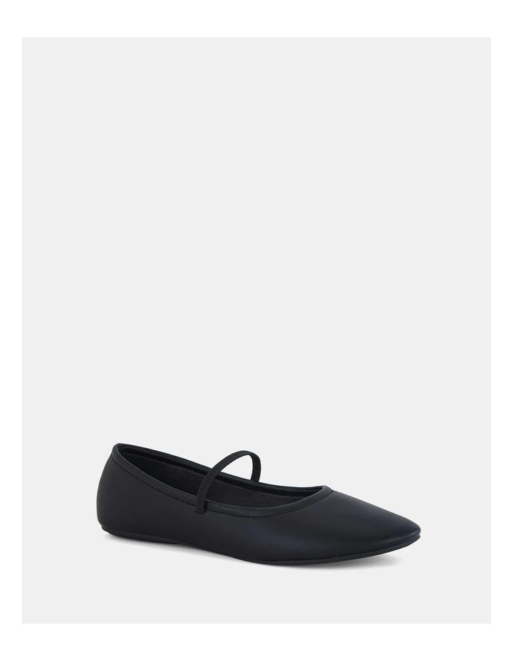 Calabria Ballet Flats in Black