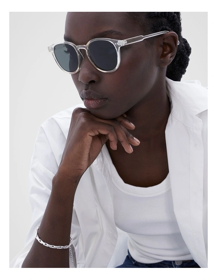 Lyon Oval Sunglasses in Clear