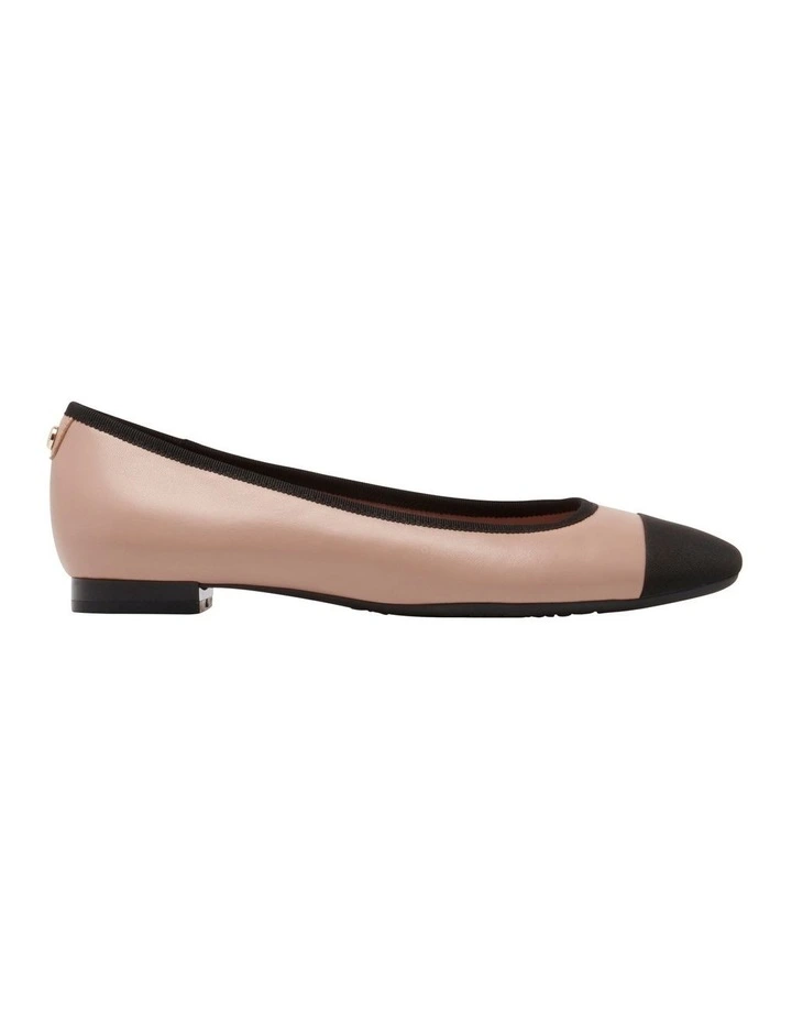 Ollin Ballet Flat in Black/Nude