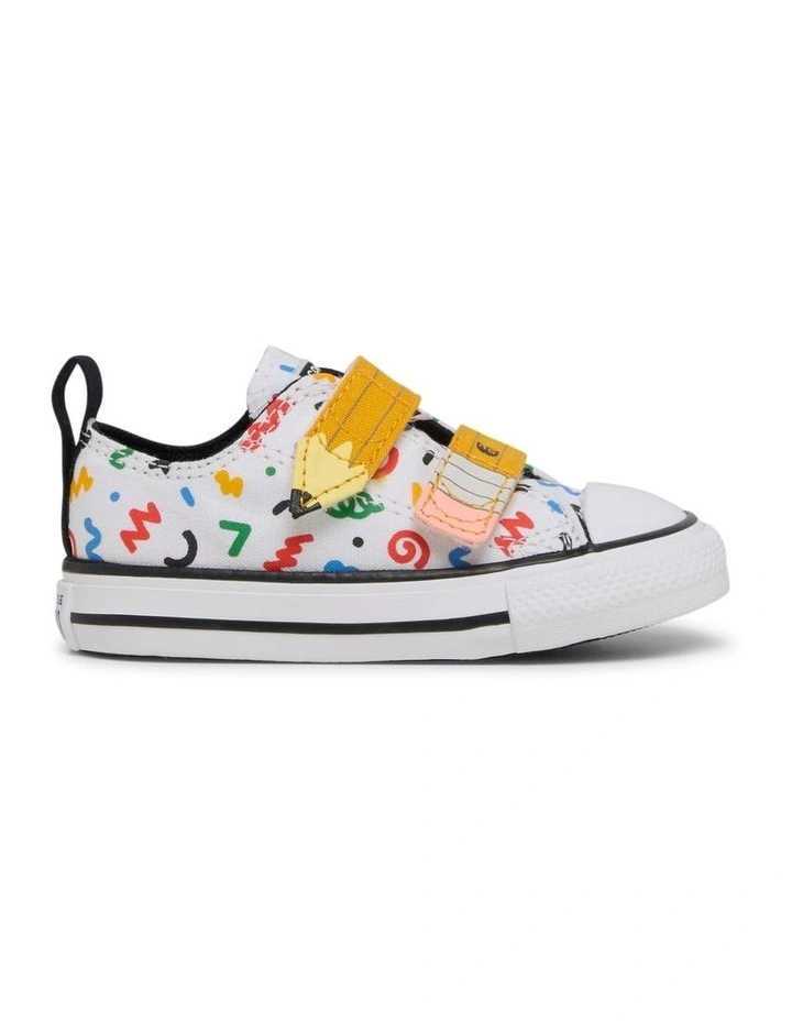 Chuck Taylor All Star 2V Polka Doodle Infant Sneakers in Multi